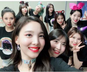 【TWICE】モモはガブリチュウを大量買い！来日での楽しみはコンビニでのお買い物！