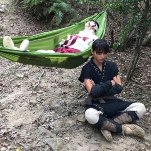 【山崎賢人】ハンモックで清野菜名とくつろぐ姿公開。撮影合間のキングダム2オフショット！