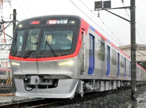 【つくばエクスプレス】一時運転見合わせ…架線支障の影響か？居眠り運転もあり乗客困惑