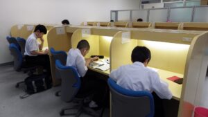 【教えない授業】で生徒の自学力がアップ！「コロナ生活」で教育活動の主語は「生徒」へと変化、今後の教師の役割は？