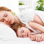 【熱帯夜】をどう乗り切る？寝る時のエアコンの上手な使い方とは？睡眠時のエアコンの設定温度や電気代節約のコツを紹介！