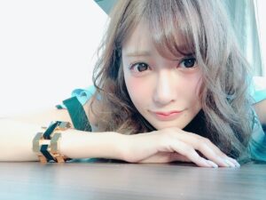 『明日花キララ』セクシーすぎる「サザエさん」に見とれちゃう♡「本当に美しい」「マスオさんが羨ましい」