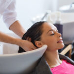 【黙カット】コロナ禍､利用者の6割が賛成...全世代で「美容院での会話」したくない派が過半数...美容師も同じく