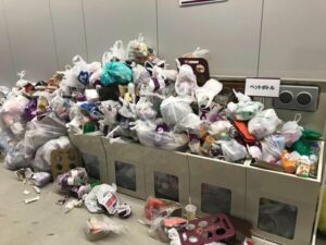 「球場のゴミを袋にまとめて捨てないで」清掃スタッフが“善意”に苦言を呈した理由