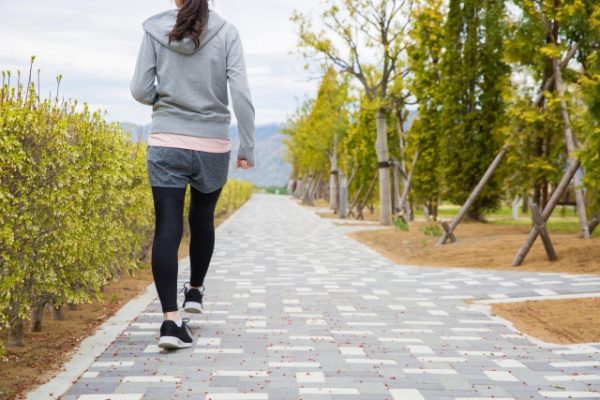 『早歩き』で効率よく運動しよう！「時速7.5㎞以上」で「ランニング」以上の運動効果になることが実証済！　