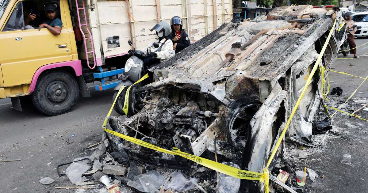 『インドネシア』サッカー場暴動での悲劇、死者が170名を超える…世界の競技場「最悪の惨事」の１つに...