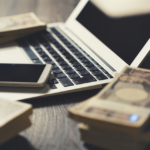 ライター、動画編集…副業でも注目「Web系フリーランス」の仕事　気になる報酬の相場は？