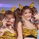 ゆいちゃみ＆ゆいちゃみ、ハロウィーン仮装　へそ出しセクシーな鬼に