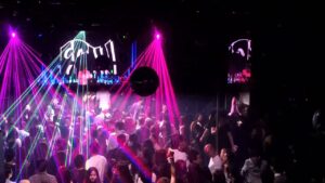 「ダンス」の力で充電できるイベント会場　光熱費を10分の1に減らせるか
