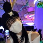 『TWICE・ミナ』東京ディズニーランドに降臨！　耳付き帽子姿が「可愛すぎる」♡