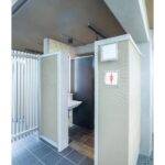 「犯罪」が後を絶たないのは「日本のトイレ」が構造上「世界一危険」だから...