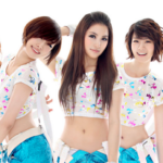 【MAMA AWARDS】K-POP音楽授賞式で「KARA」復活！IVE、LE SSERAFIMら第4世代5組のTWICEカバーに京セラドーム沸く