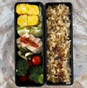 『水野真紀』手作り「男子弁当」がスゴイ！おかず６種類、高校生の息子へ「めちゃ美味しそう」「感動」