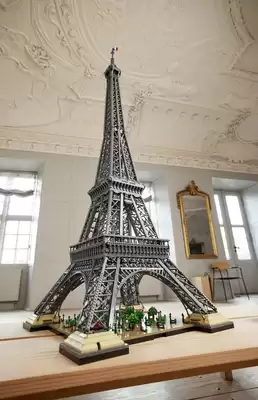 『レゴ(R) エッフェル塔』が登場！ 「パリの象徴」を全高約1.5mで忠実に再現！