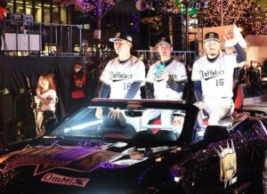 【野球】オリックスが優勝パレード　「待ち望んだ日」大阪・御堂筋に光と歓声