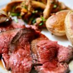 娘の友達が「ビーガン」完全菜食主義と知りつつ「肉料理を食べさせた」ある母親の行動に賛否両論