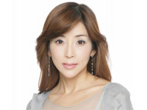 『鎧塚俊彦』さん、故・「川島なお美」さん誕生日に夫婦ショット「今日はなお美を偲ぶゴルフコンペ」