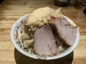 大勝軒のラーメン「二郎インスパイアラーメン」を食べた結果 wwwwww