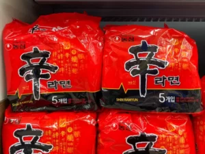 フライドチキンは惨敗も、ラーメンに焼酎、コスメに自動車と続々…なぜ韓国企業の日本進出が止まらないのか？