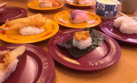 脱「1皿100円」で沈む「スシロー」、「くら寿司」値上げが受け入れられない根本原因...