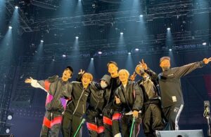 『岩田剛典』ツアーファイナルへ向けて気合い十分のピースショット！