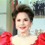 『デヴィ夫人』宮迫の焼肉店にクレーム「こんなお値段、ヤクザ？」「お肉はどのくらいぼるのかしら」かまいたち苦笑