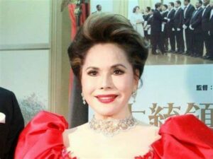 『デヴィ夫人』宮迫の焼肉店にクレーム「こんなお値段、ヤクザ？」「お肉はどのくらいぼるのかしら」かまいたち苦笑