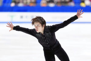 『宇野昌磨』今季世界最高で「ブラボー！」一言カードに書いた　Ｗ杯「めっちゃ見てサッカーファンになった」