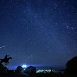 【珍しい火球】ふたご座流星群「静止火球」を目撃！流れず宝石みたいに夜空に輝く