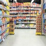 カゴ2つ＆飲料4箱「大量万引き」にネット戦慄 「人目を気にせず堂々と車に...」被害スーパー悲痛