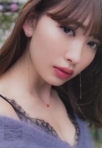 『小嶋陽菜』胸元あらわなランジェリー姿披露！ 「めっちゃセクシー」「あまりにも可愛い過ぎて困ってます」