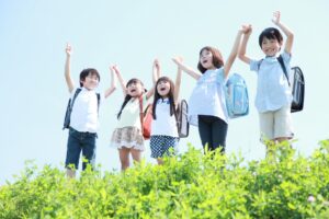 「小４の壁」「小児科何歳まで」…小学校３〜６年生の保護者が検索「子育て関連の悩み」上位キーワード発表