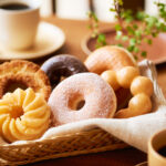 【ミスド新作】口の中で溶け合う～！「ヨロイヅカ式ガトーショコラドーナツ」４種食べてみた！