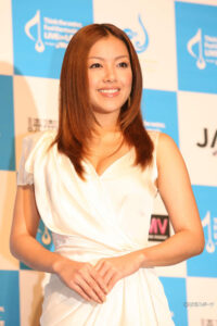 歌手の伊藤由奈、第１子妊娠を報告「ｂａｂｙをさずかりました。女の子です」