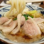 丸亀製麺の冬の定番「鴨ねぎうどん」と「鴨すきうどん」、食べるならどっち?