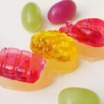 コンビニ菓子売り場に「酔えるグミ」、２０歳未満の間で口コミ広がる…依存症専門家が警鐘