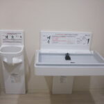 わかる人にはわかる「恐怖の写真」　個室トイレに設置された「ベビーチェア」の写真が話題に