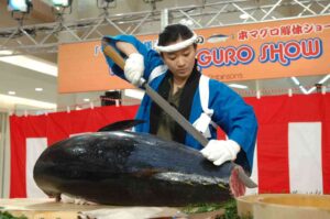 初競り一番マグロを提供　有料老人ホーム「ＯＮＯＤＥＲＡナーシングヴィラ」　