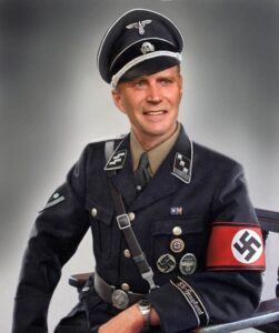 ヘンリー王子、ナチスのコスプレ事件はウィリアム皇太子とキャサリン妃のアドバイスだった