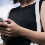 多発！歩きスマホをしていたら催涙強盗に身ぐるみはがされた