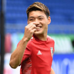 「笑顔が輝いてる」「雰囲気変わった？？」堂安律、コーヒー片手の満面の笑顔が話題「爽やかで素敵」