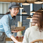シャイな性格のために…　約３割が「飲食店の店員」に言えない一言に納得