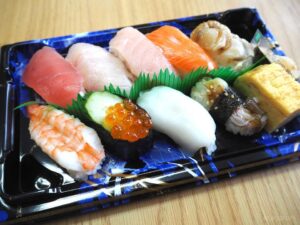 パック寿司を食べるとき約８割の人がやっている「あの行為」　ＳＮＳ上で論争に