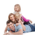 「子ども欲しくない」が半数に！若者たちが抱える少子化問題