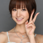 「健やかな成長と健康を」不倫報道で渦中の篠田麻里子、“ひな祭り”更新で母心つづる　娘とおぼしき写真も