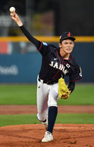 台湾の美女チアリーダーに夢中！佐々木朗希さんの恋する瞬間！