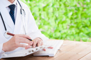 【速報】医者の平均年収、遂に１５００万円へ