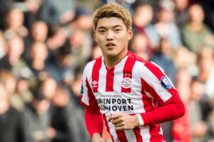 堂安律が劇的なゴールでフライブルクに勝利！待望の白星に歓喜の声があがる