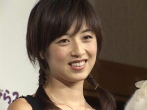 【衝撃】海老蔵＆高岡早紀が手つなぎで！親密度に注目のお花見現場