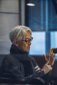 「世界的アーティスト・坂本龍一氏、７１歳で亡くなる」